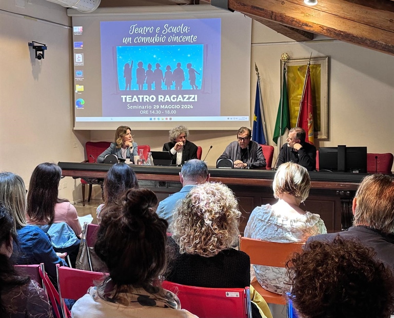 Antonio Attisani al seminario dedicato al Teatro Ragazzi a Bergamo
