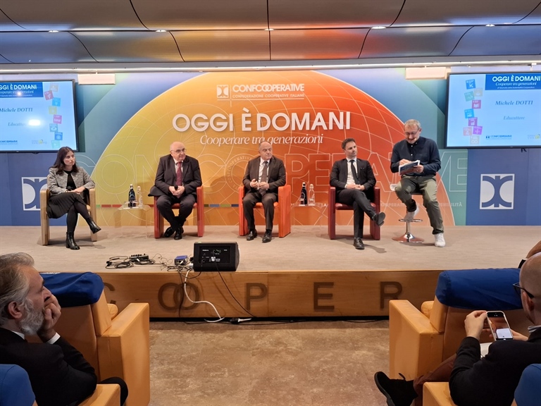 Sostenibilità, Gardini: «Le cooperative investono 2,2...