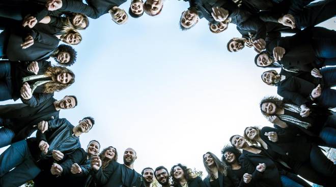 «La canzone di Teresa» a teatro: al Creberg la musica incontra il prossimo